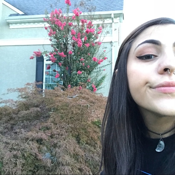 Meet your Posher, Alex - Picture 2 of 2